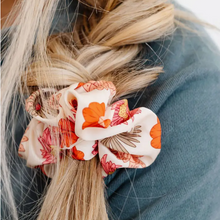 Load image into Gallery viewer, Floral Print Scrunchie For Dog Moms